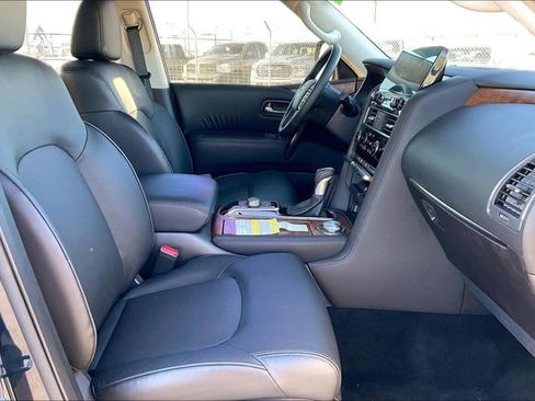 Used 2024 Nissan Armada SL w/ Captain's Chairs Package image 7