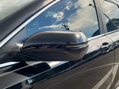 Used 2019 Honda CR-V Touring image 3