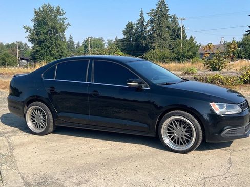 Used 2013 Volkswagen Jetta SE FWD image 32