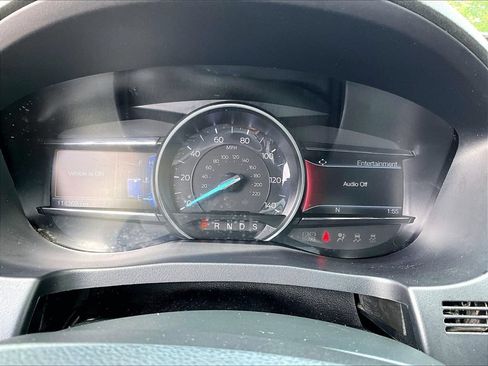 Used 2019 Ford Explorer XLT w/ Equipment Group 202A FWD image 19