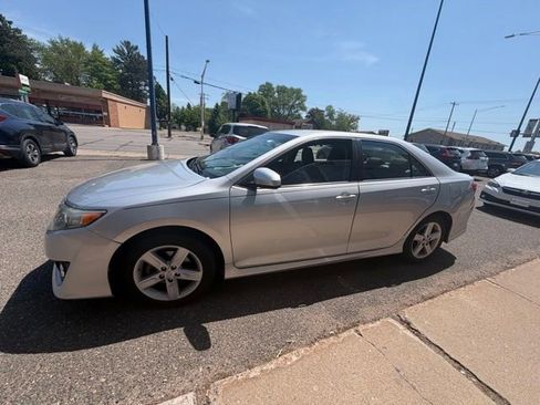 Used 2013 Toyota Camry SE FWD image 4