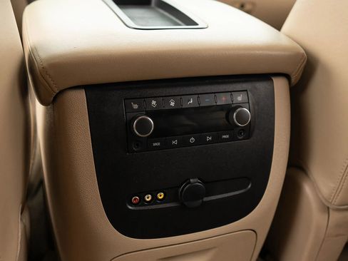 Used 2013 Chevrolet Suburban LTZ image 25