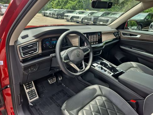 Used 2024 Volkswagen Atlas SEL Premium R-Line AWD/4WD image 11
