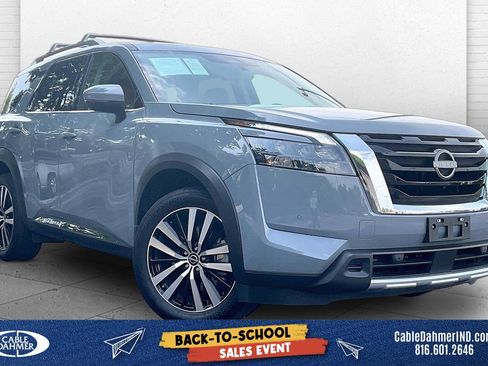 Used 2025 Nissan Pathfinder Platinum AWD/4WD image 1