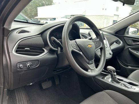 Used 2023 Chevrolet Malibu LT image 10