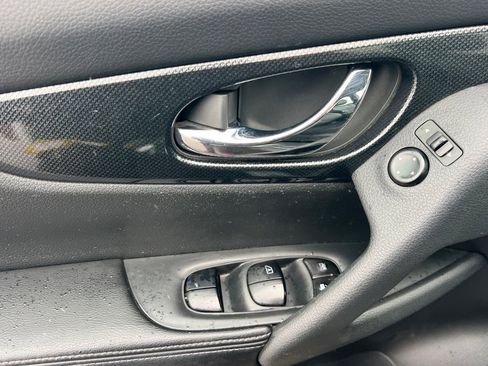 Used 2016 Nissan Rogue SL image 8