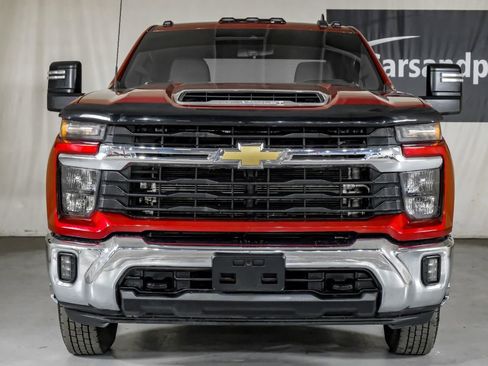 Used 2024 Chevrolet Silverado 3500 LT w/ Convenience Package image 3