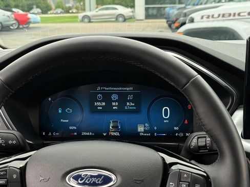 Used 2025 Ford Escape Platinum AWD/4WD image 8