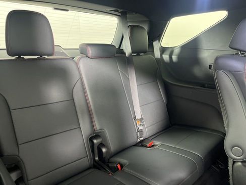 Certified 2024 Chevrolet Traverse RS image 10