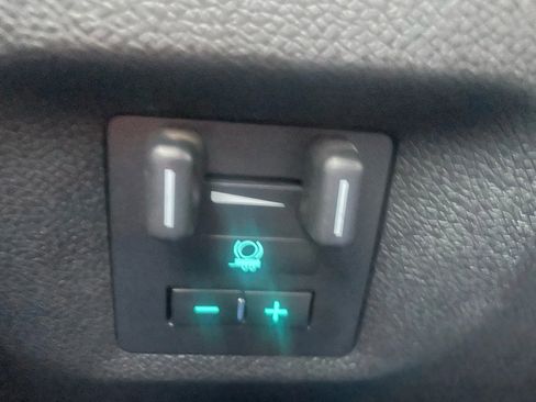 Used 2013 GMC Sierra 2500 SLE w/ SLE Preferred Package image 9