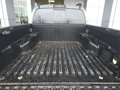 Used 2019 Toyota Tacoma Limited image 4