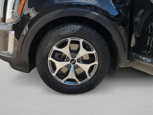 Used 2022 Kia Telluride EX FWD image 29
