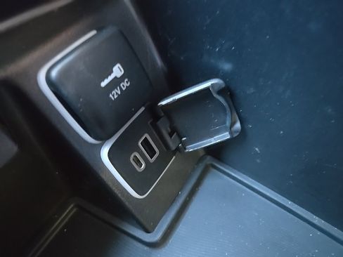 Used 2024 Chrysler Pacifica Pinnacle image 75