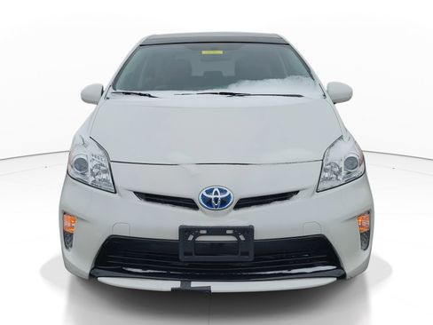 Used 2015 Toyota Prius Three image 2