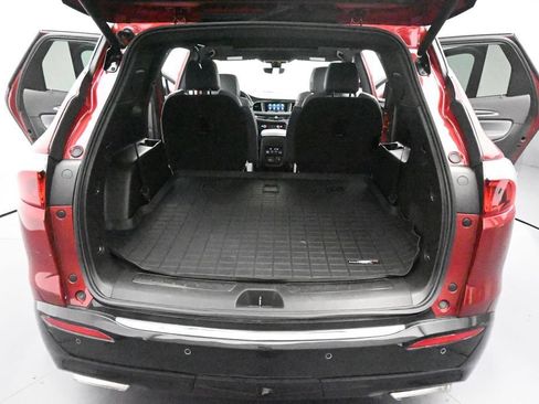 Used 2024 Buick Enclave Essence w/ Experience Buick Package AWD/4WD image 25