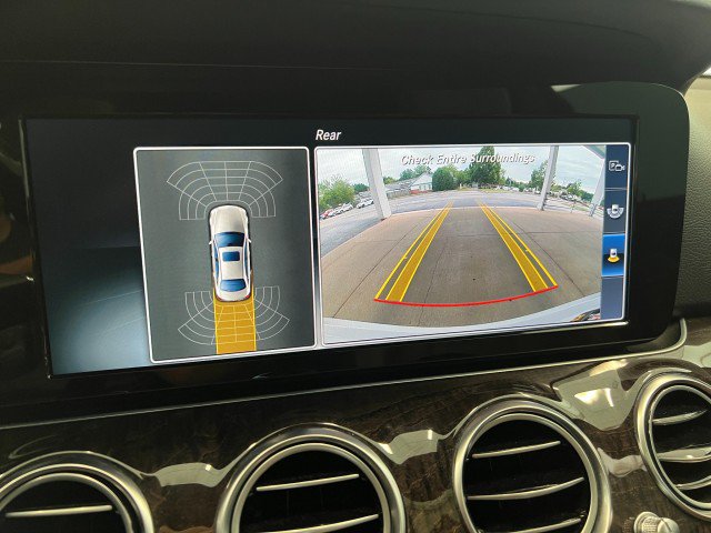 Used 2017 Mercedes-Benz E 300 4MATIC image 18
