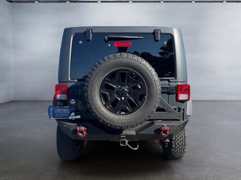 Used 2017 Jeep Wrangler Unlimited Rubicon w/ Connectivity Group AWD/4WD image 6