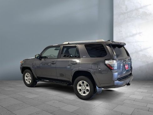 Used 2018 Toyota 4Runner SR5 Premium image 4