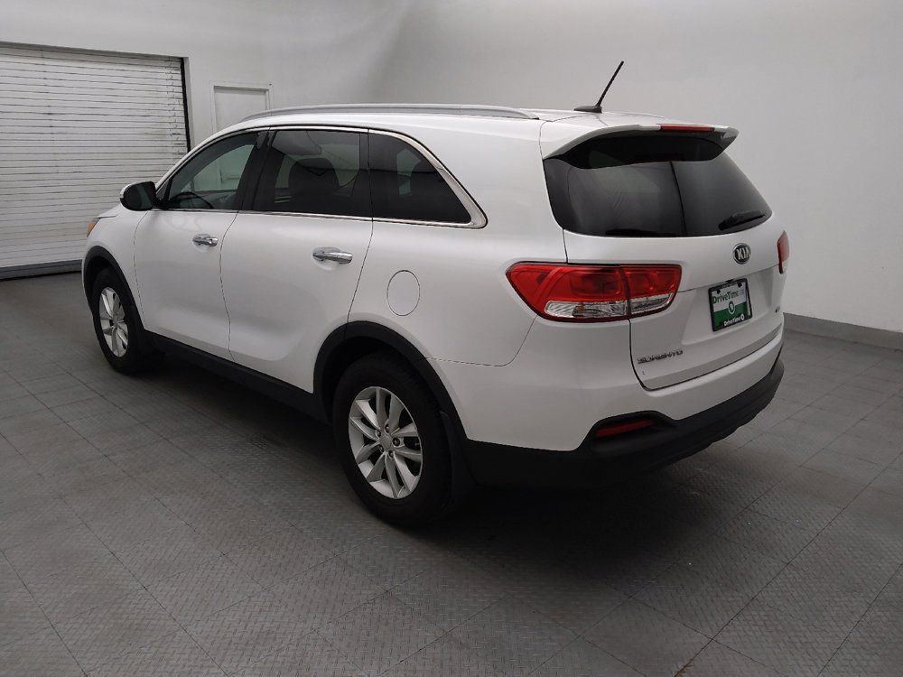 Used 2017 Kia Sorento FWD image 5
