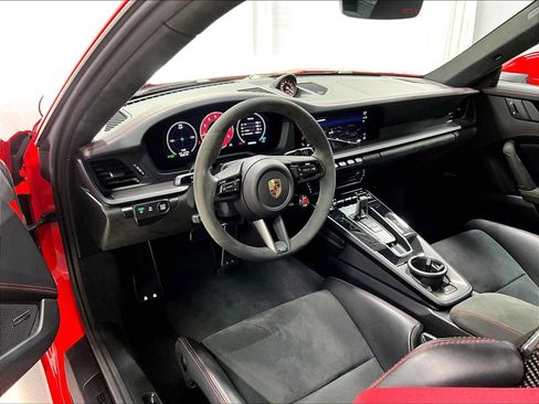 Used 2025 Porsche 911 Carrera GTS RWD image 6