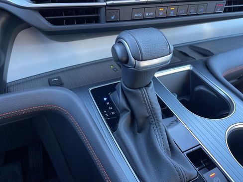 Used 2023 Toyota Sienna XSE image 13