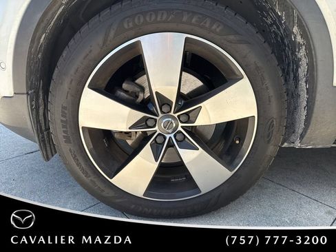 Used 2019 Volvo XC40 T4 Momentum FWD image 22