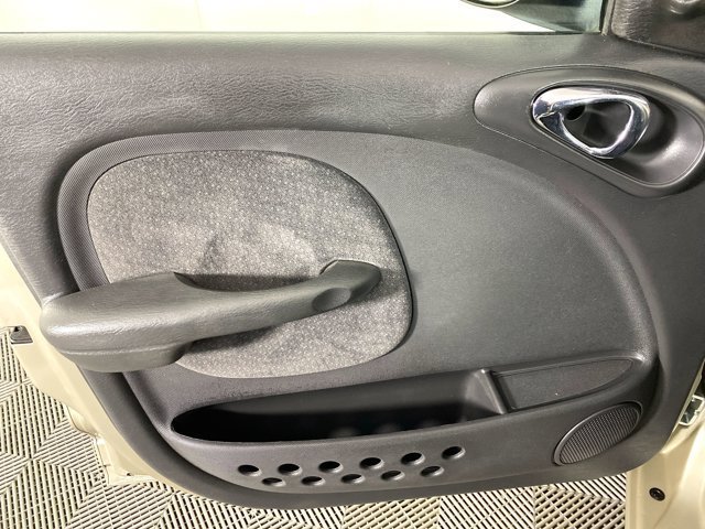 Used 2005 Chrysler PT Cruiser FWD image 9