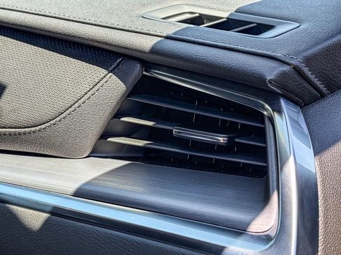 Certified 2024 Cadillac XT5 Luxury FWD image 36