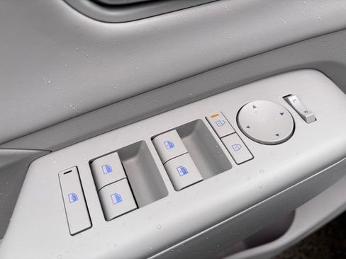 Used 2025 Hyundai Kona Limited image 13