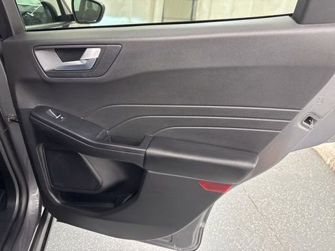 Used 2025 Ford Escape ST-Line FWD image 11