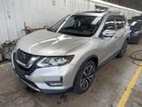 Used 2018 Nissan Rogue SL w/ Premium Package image 4