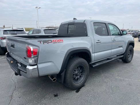 Used 2020 Toyota Tacoma TRD Off-Road image 4