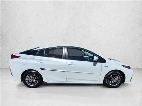 Used 2021 Toyota Prius Prime Limited FWD image 4