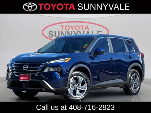 Used 2025 Nissan Rogue SV FWD image 2