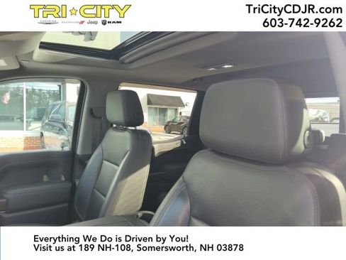 Used 2020 GMC Sierra 1500 SLT w/ SLT Premium Plus Package image 17