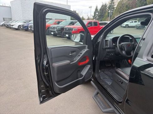 Used 2024 Nissan Frontier PRO-4X w/ Pro Premium Package image 9