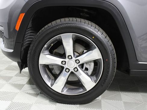 Used 2021 Jeep Grand Cherokee L Limited image 25