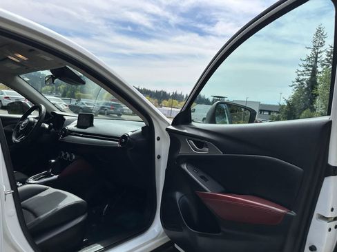 Used 2018 MAZDA CX-3 Touring FWD image 16