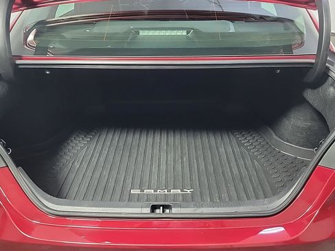 Used 2019 Toyota Camry XLE w/ Navigation Package image 7