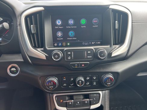 Used 2022 GMC Terrain SLT image 16