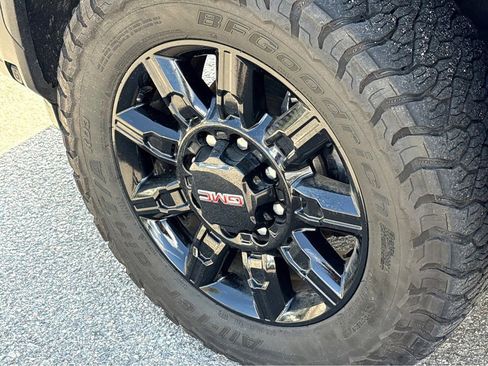 Used 2024 GMC Sierra 2500 AT4 w/ AT4 Premium Plus Package AWD/4WD image 22
