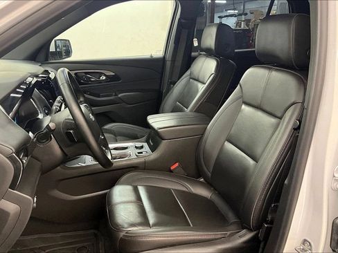 Used 2023 Chevrolet Traverse RS w/ LPO, Floor Liner Package AWD/4WD image 21