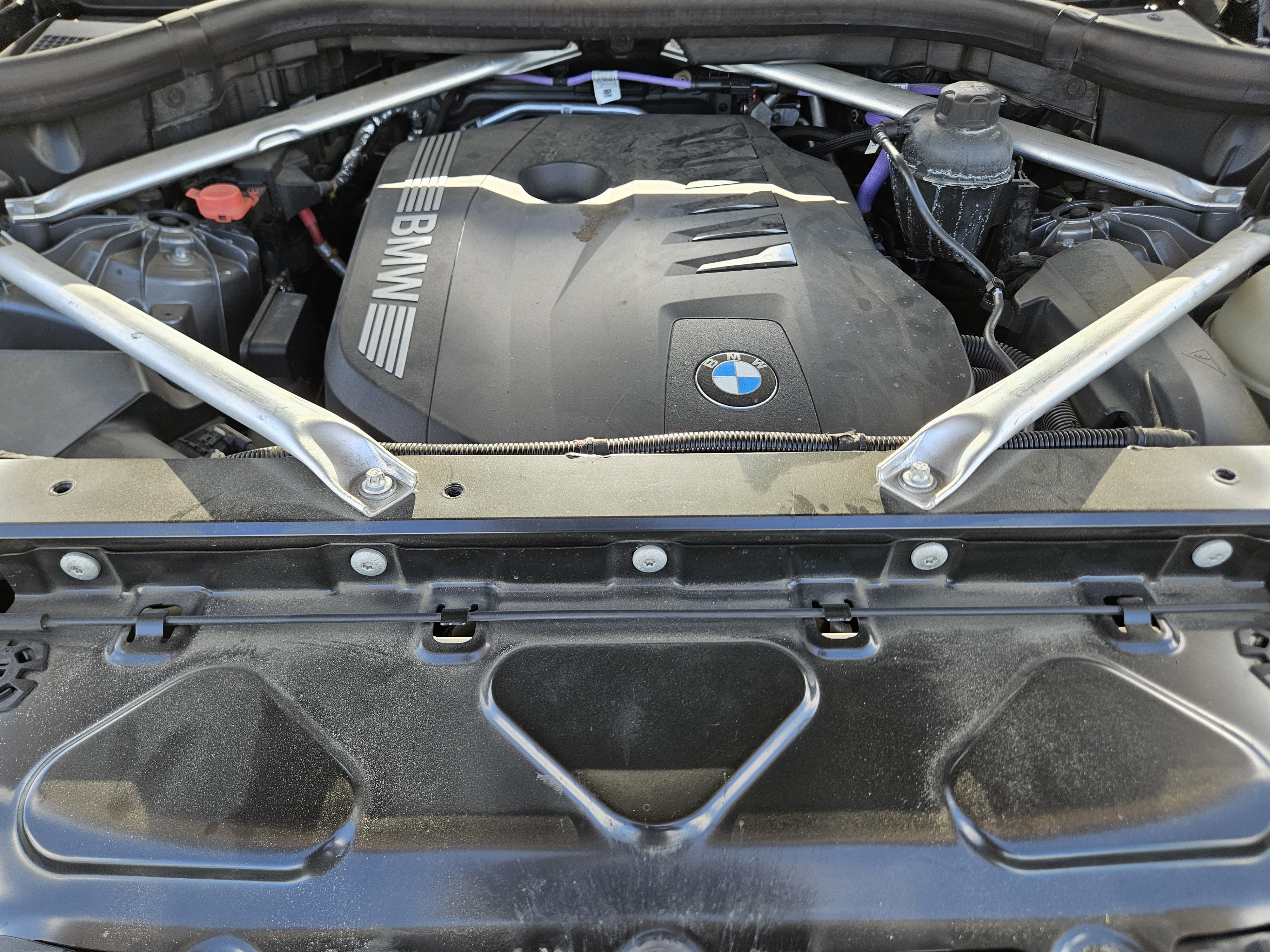 Used 2024 BMW X5 xDrive40i w/ M Sport Package AWD/4WD image 31