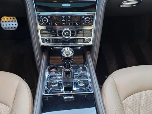 Used 2020 Bentley Mulsanne image 17