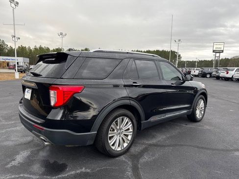 Used 2021 Ford Explorer Limited w/ Equipment Group 301A image 3