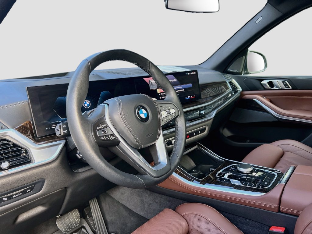 Used 2026 BMW X5 xDrive40i w/ Premium Package AWD/4WD image 4