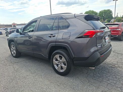 Used 2022 Toyota RAV4 XLE AWD/4WD image 4