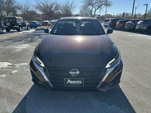 Used 2024 Nissan Altima 2.5 SV image 3