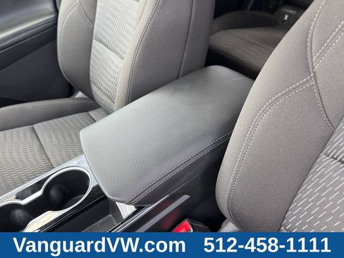 Used 2026 Chevrolet Equinox LT AWD/4WD image 13