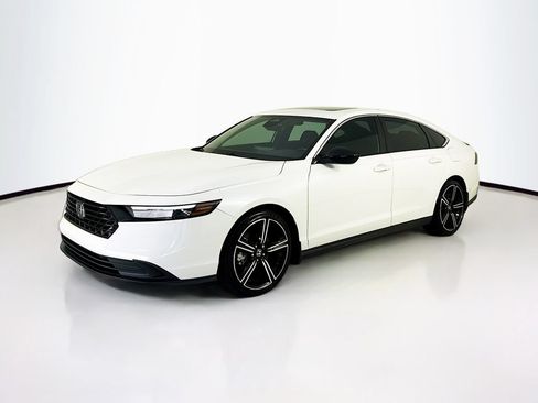 Used 2023 Honda Accord Sport image 3